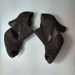 Aerosoles brown suede peep toe sandal size 7M